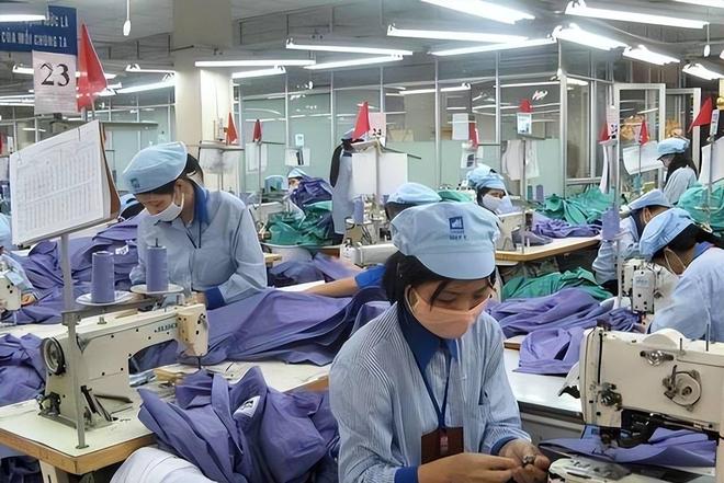 中东危机下,中国外贸却暴涨,三大底牌在手,美国市场不再是唯一